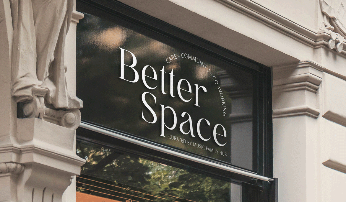 Better Space Mockup auf Fenster