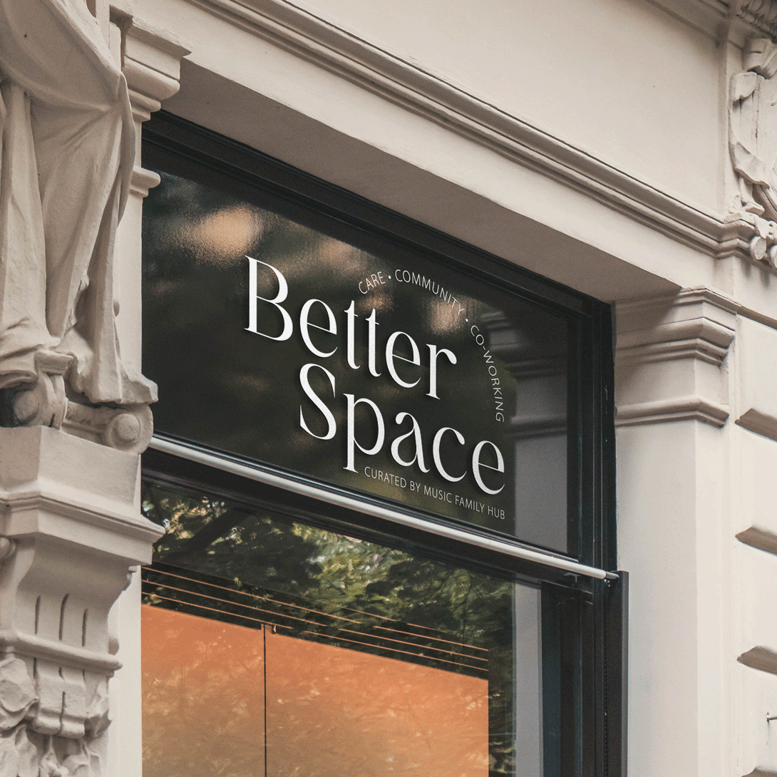 Better Space Logo auf Fenster - Mockup
